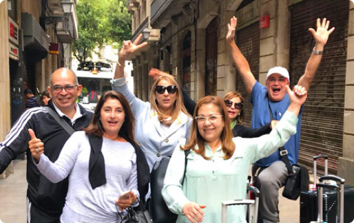 Foto de nuestros clientes disfrutando de su servicio de transporte en Los Cabos